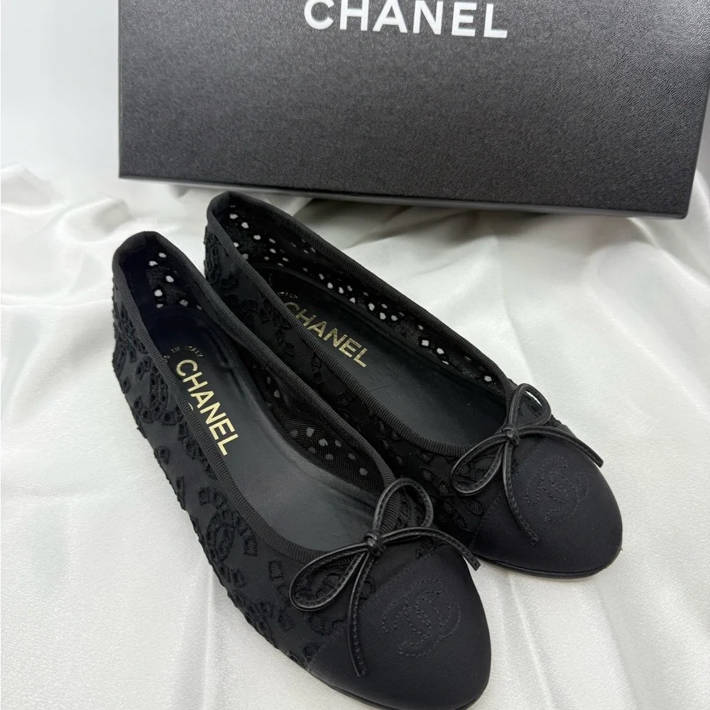 Chanel Black CC Perforated Mesh with Grosgrain Ballet Flats - 36C - Picture 1 of 12